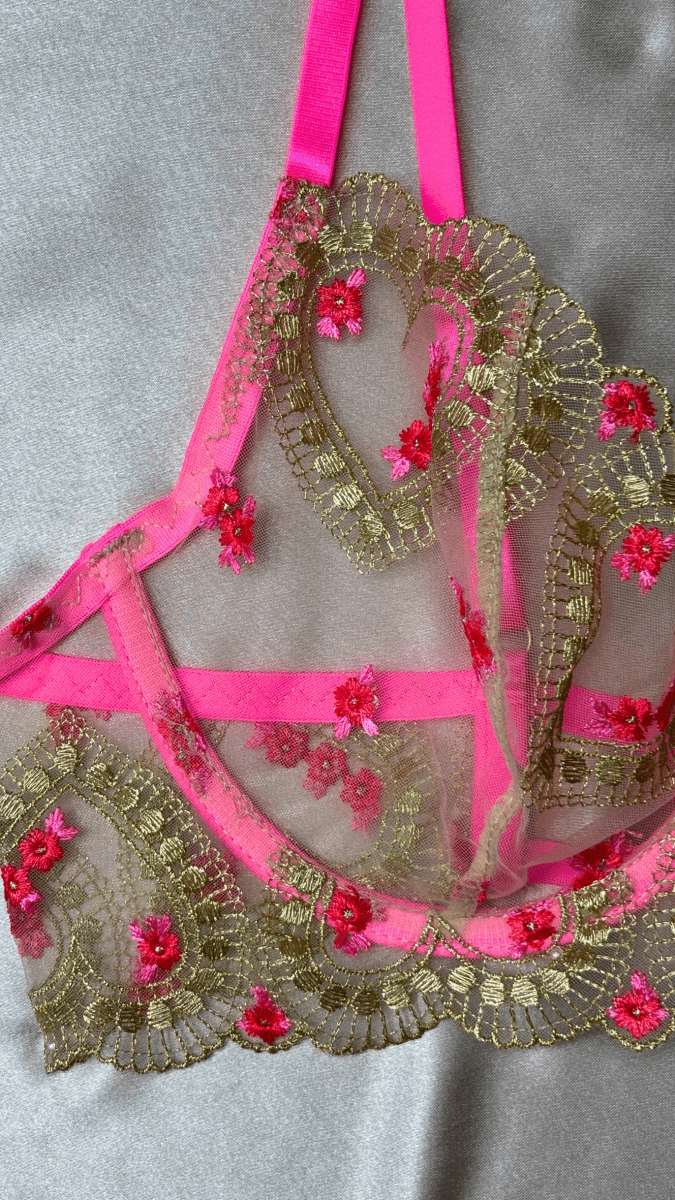 Coquette Bra - TRÈS FOU OR SOMETHING