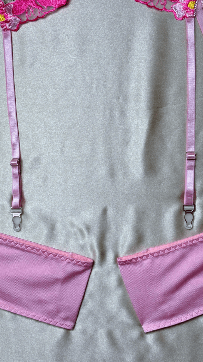 Eden Pink Garter Belt - TRÈS FOU OR SOMETHING
