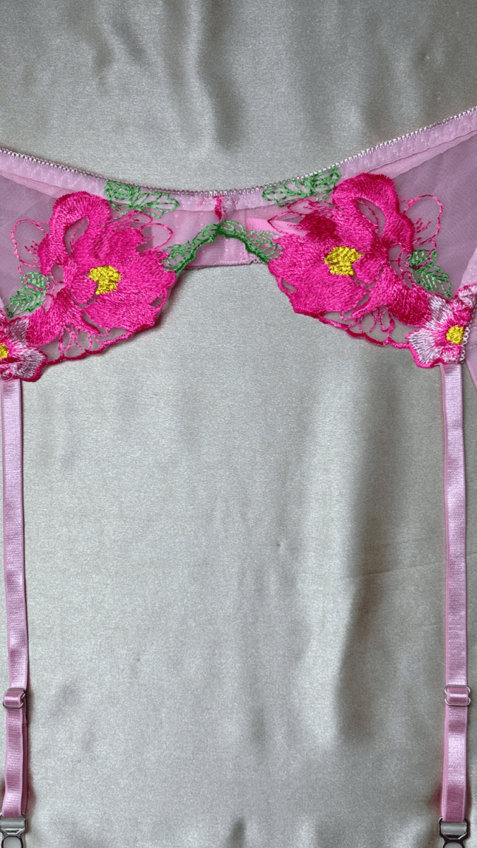 Eden Pink Garter Belt - TRÈS FOU OR SOMETHING
